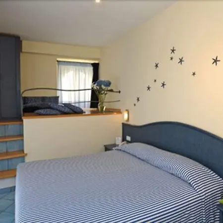 Отель Sharon House 3*
