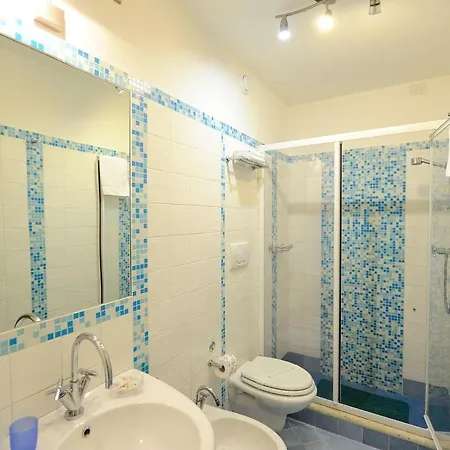 Hotell Sharon House 2*