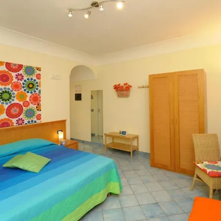 Sharon House Отель