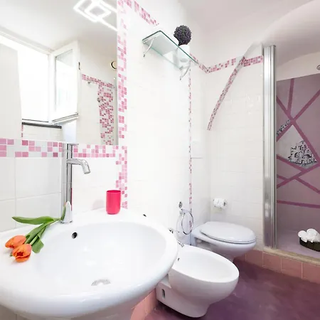 Sharon House Hotel 3*