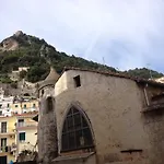 Sharon House فندق