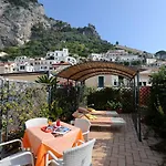 Hotell Sharon House 3*