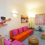 Sharon House فندق