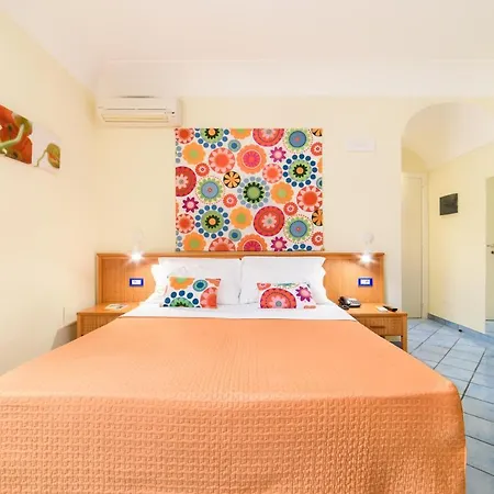Ξενοδοχείο Sharon House 3*