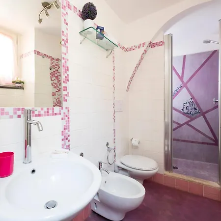 Ξενοδοχείο Sharon House 3*