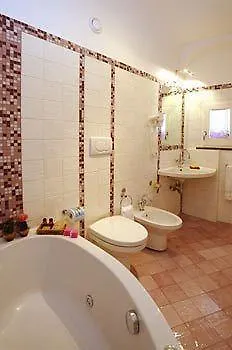 Sharon House Ξενοδοχείο 3*
