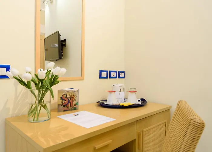 Sharon House 3*